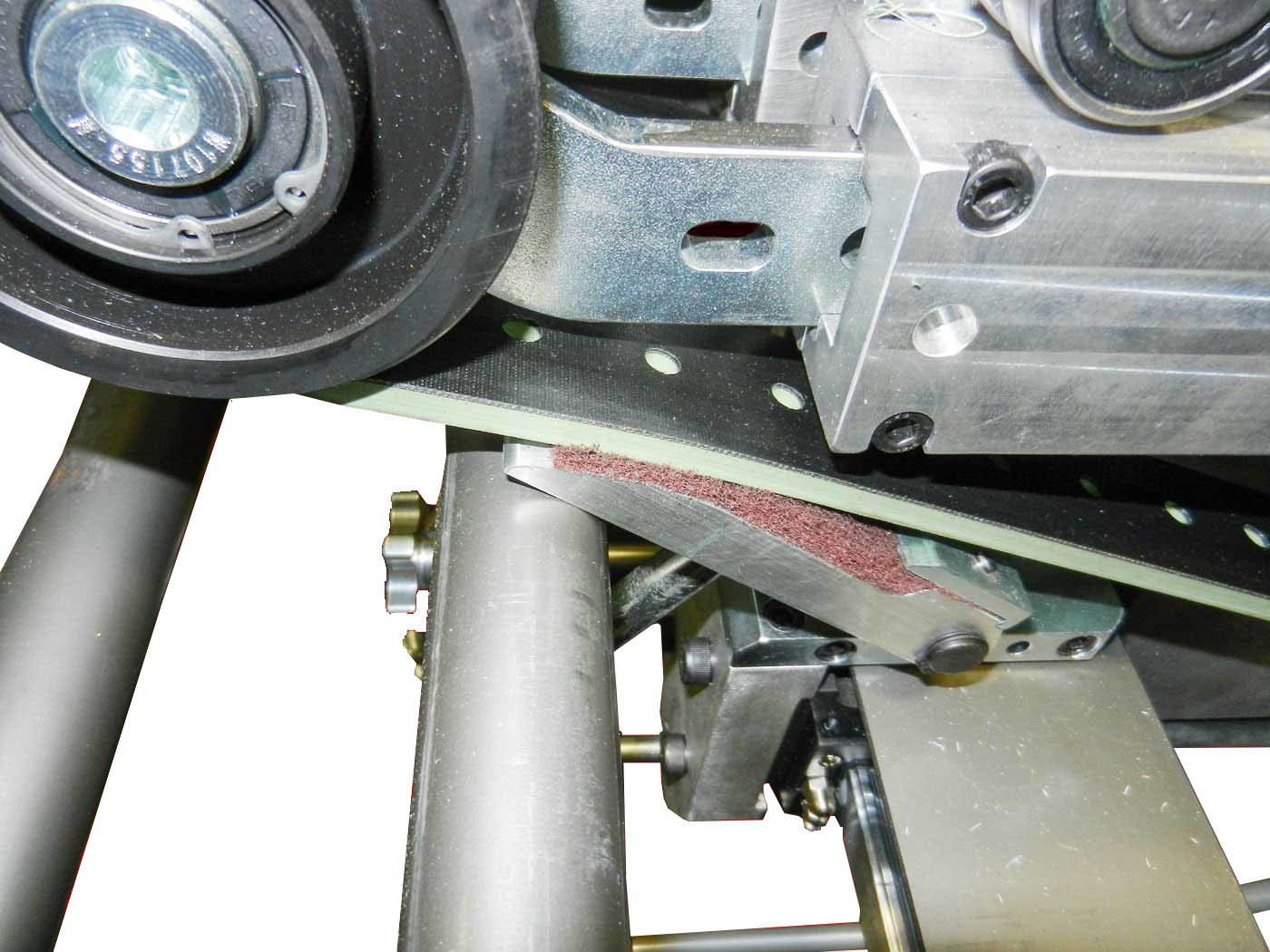 Feed Belt Cleaning System